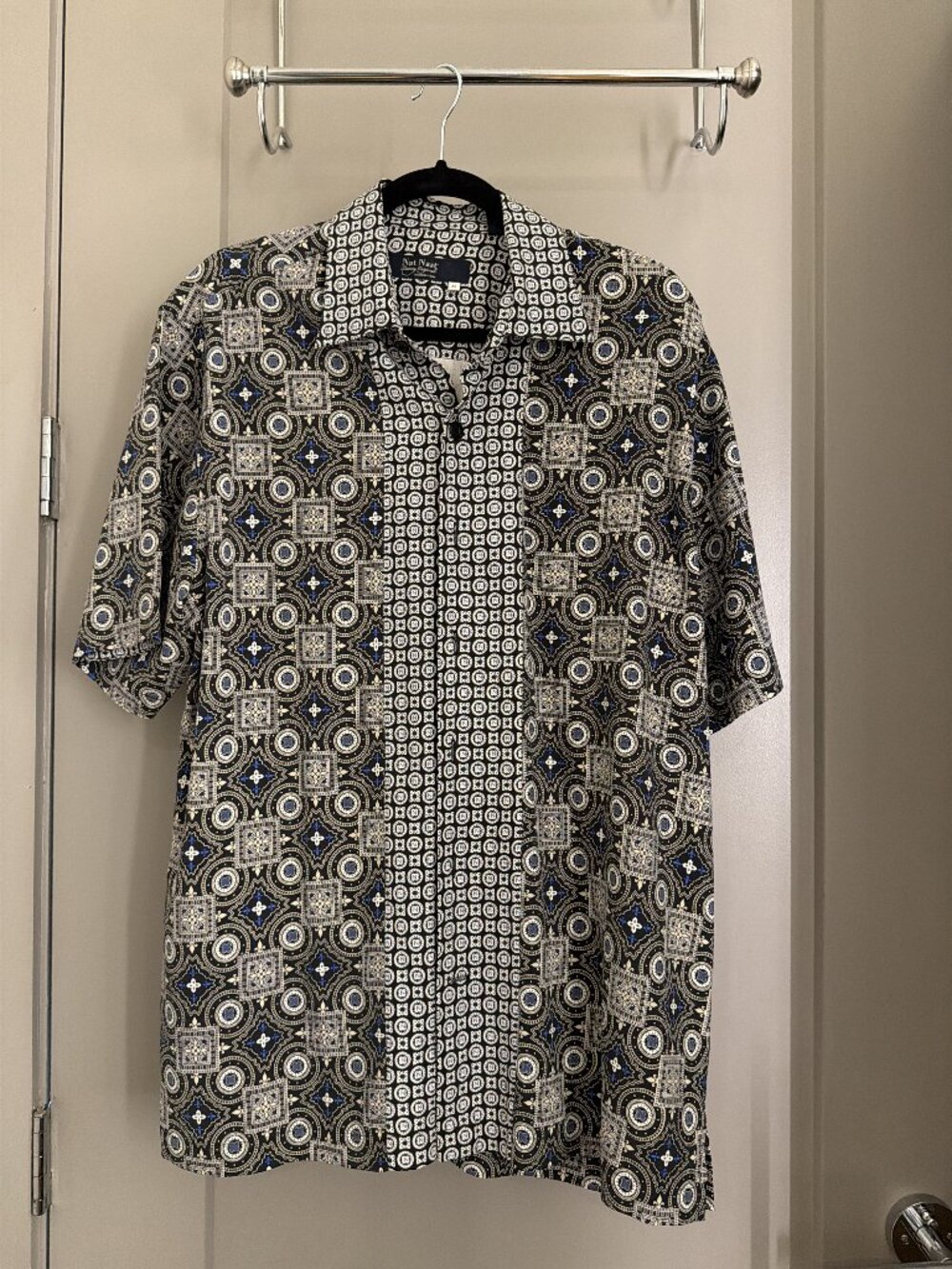 Nat Nast Luxury Originals 100% Silk Geometric Fleur-de-Lis Shirt 5 O’Clock Club